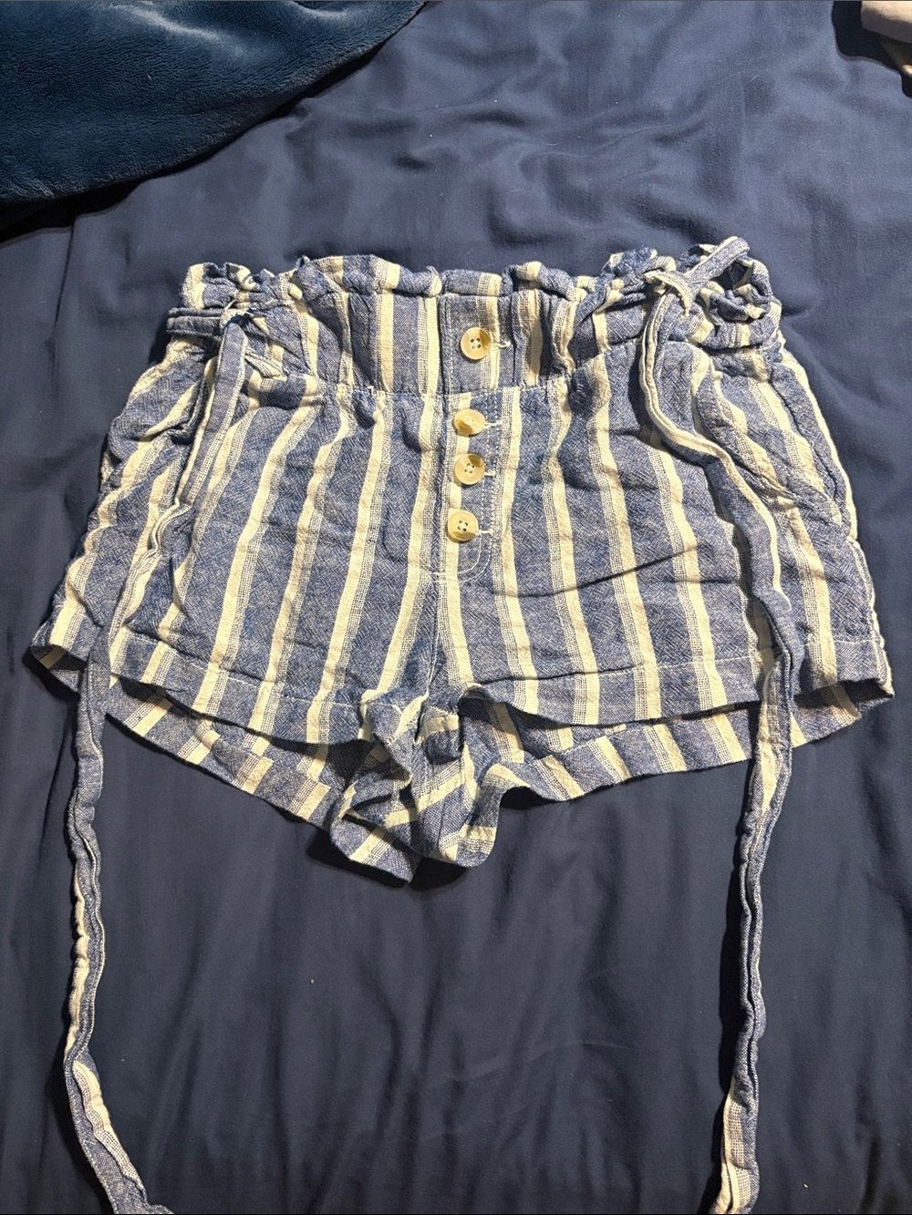 Rewash Blue and Cream High-Waist Button Tie Shorts